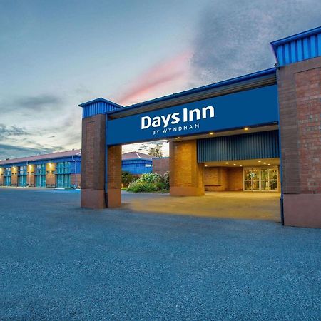 Days Inn By Wyndham Sudbury & Conference Centre Dış mekan fotoğraf