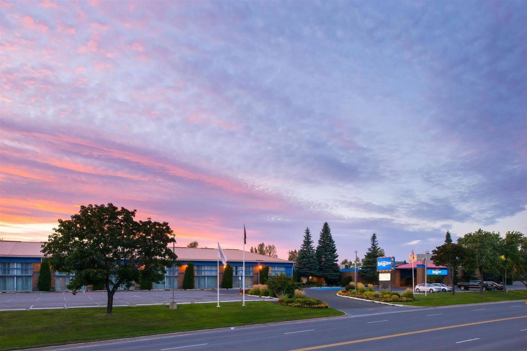 Days Inn By Wyndham Sudbury & Conference Centre Dış mekan fotoğraf