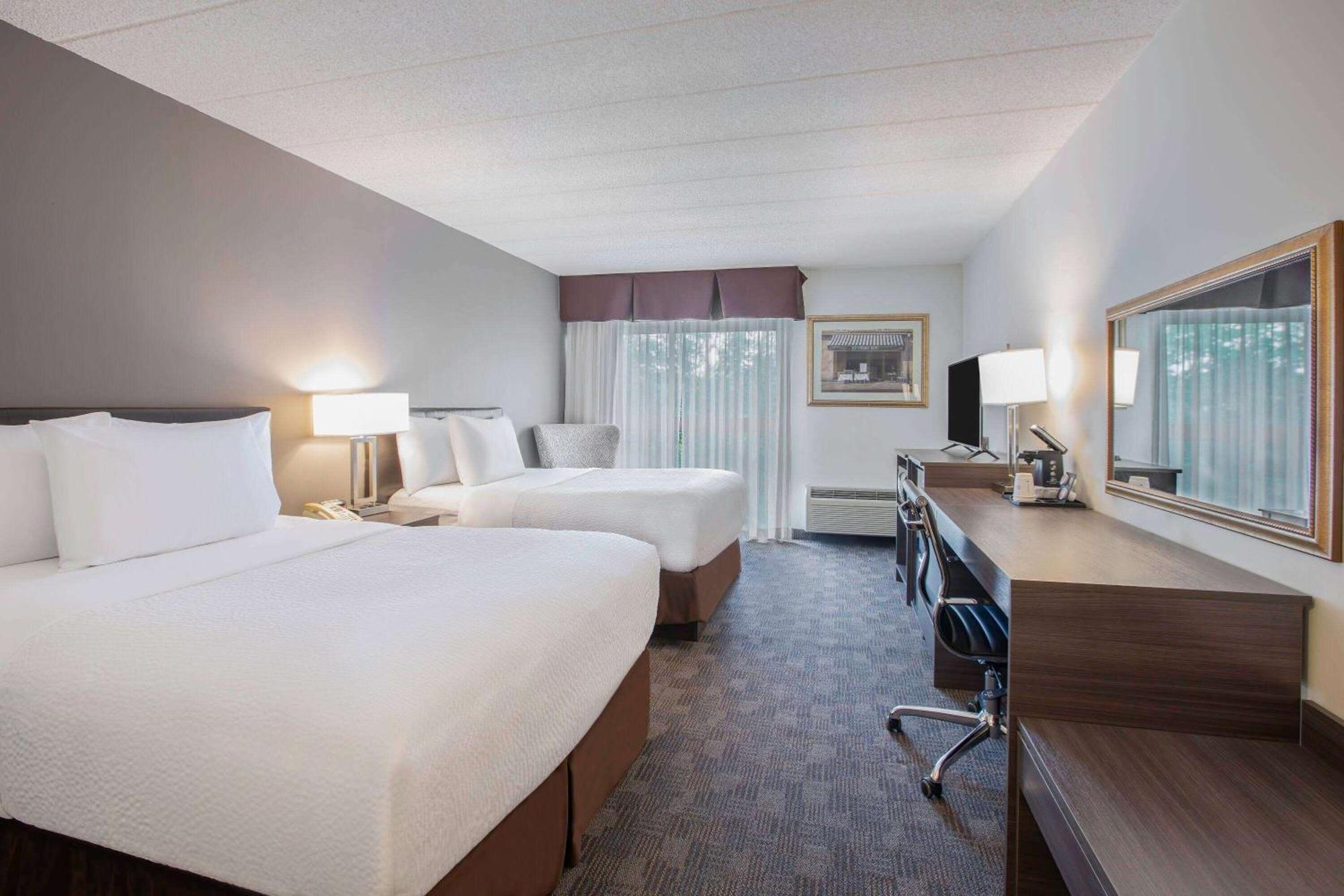 Days Inn By Wyndham Sudbury & Conference Centre Dış mekan fotoğraf