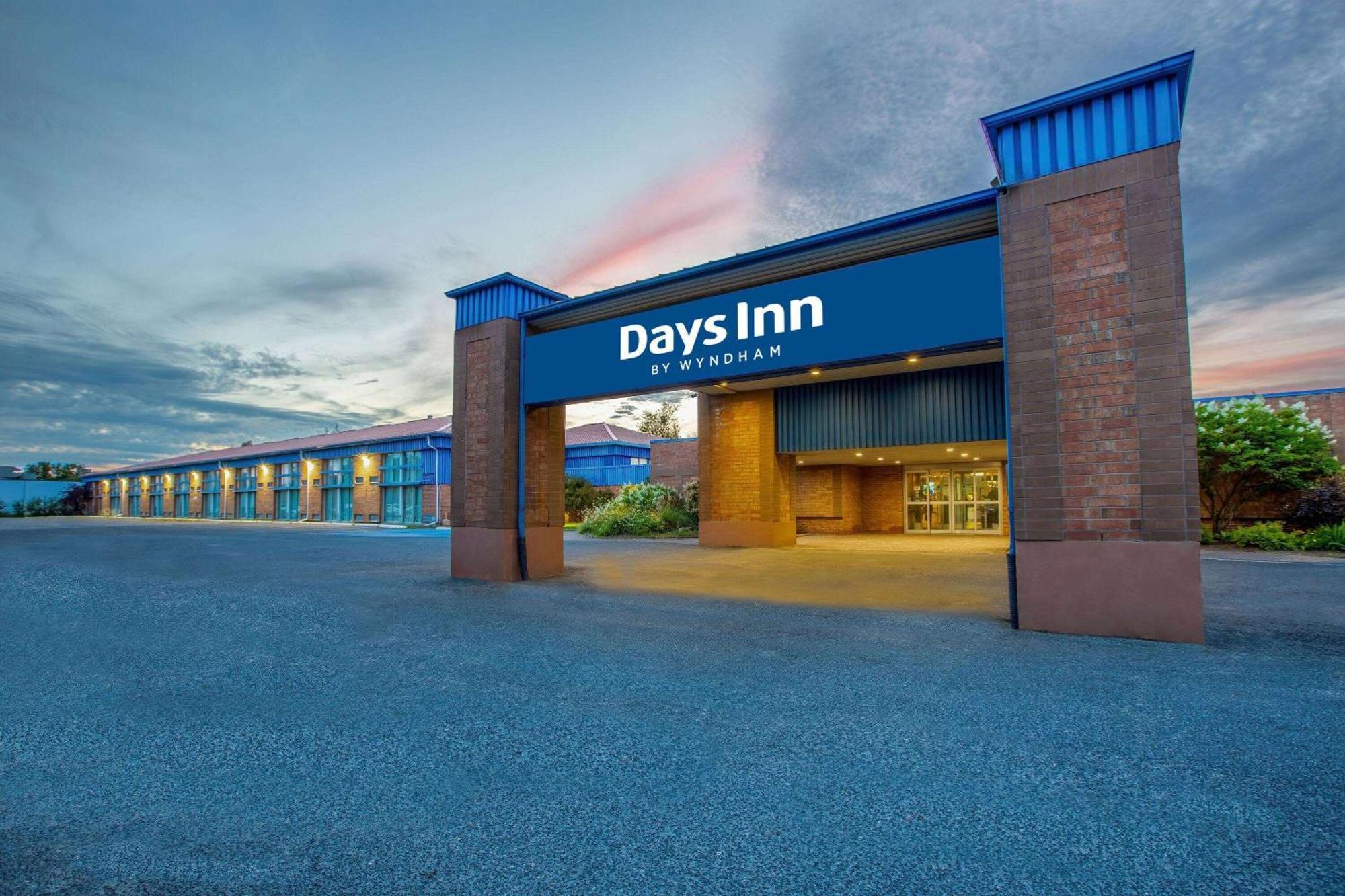 Days Inn By Wyndham Sudbury & Conference Centre Dış mekan fotoğraf