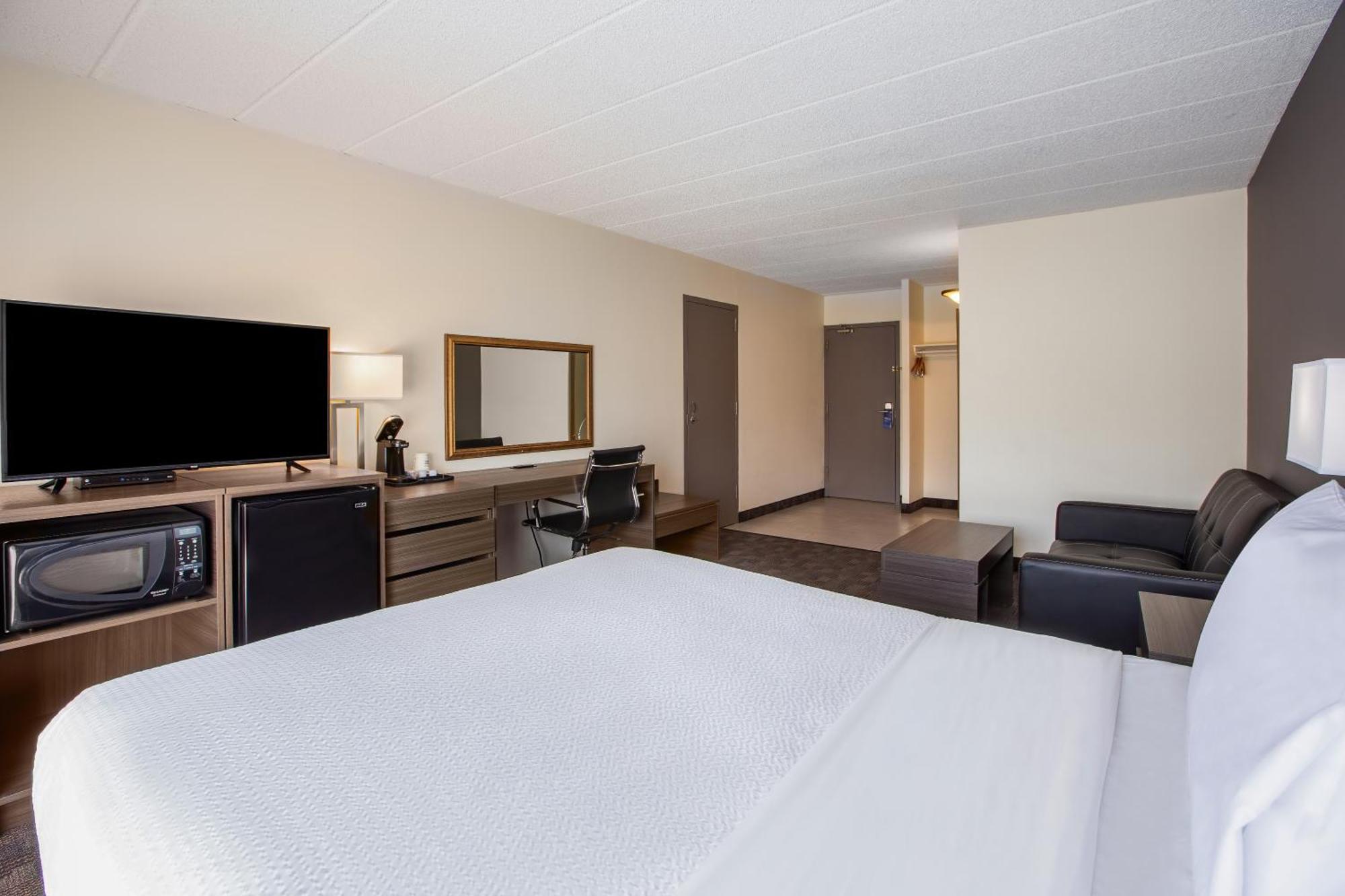 Days Inn By Wyndham Sudbury & Conference Centre Dış mekan fotoğraf